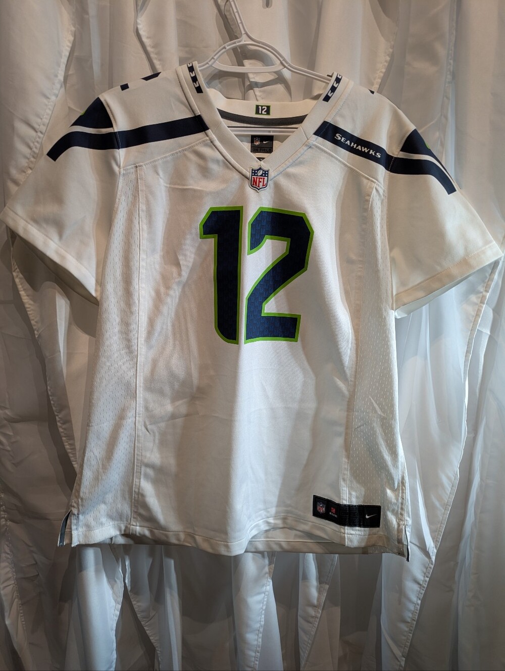 E3 Nike NFL On Field Seattle Seahawks "Fan 12" Jersey - Women's XL White